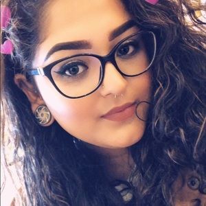 Meet your Posher, Veronica